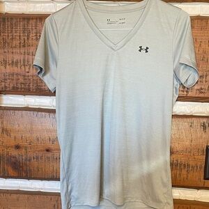 Under Armour Womens  Gray V-Neck Shirt. Heat gear